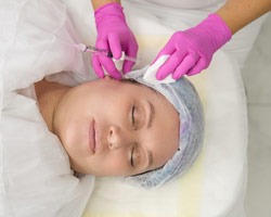 Биоревитализация кожи &#8211; уникальная методика, способная вернуть к жизни увядающую кожу.